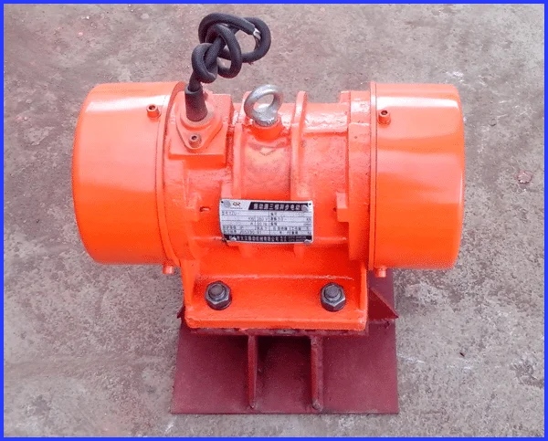 Warehouse wall vibrator