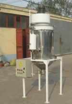 Vibrating sieve with dust remo